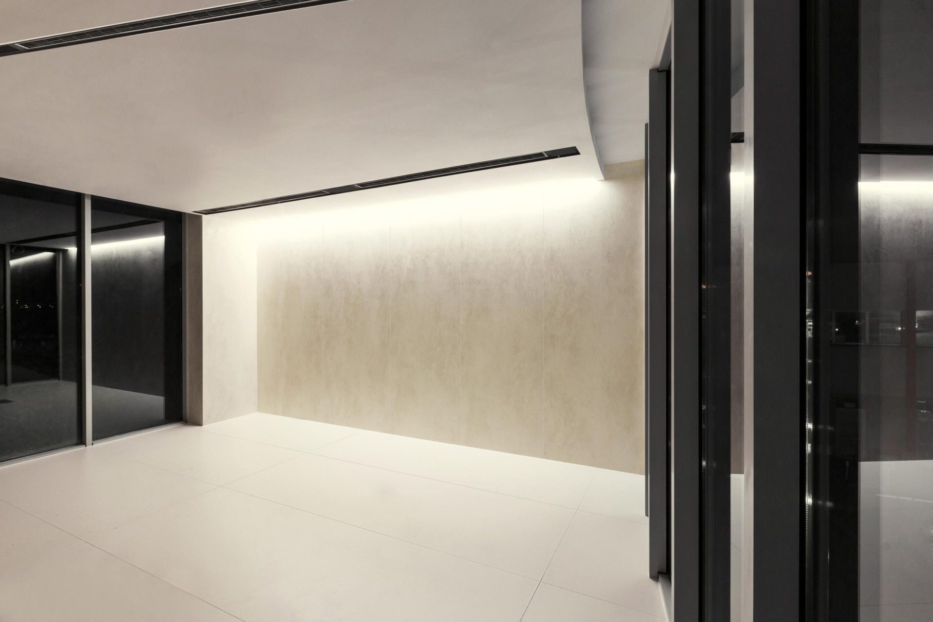 Oxido Marfil Large Coverlam Tile - Image 9