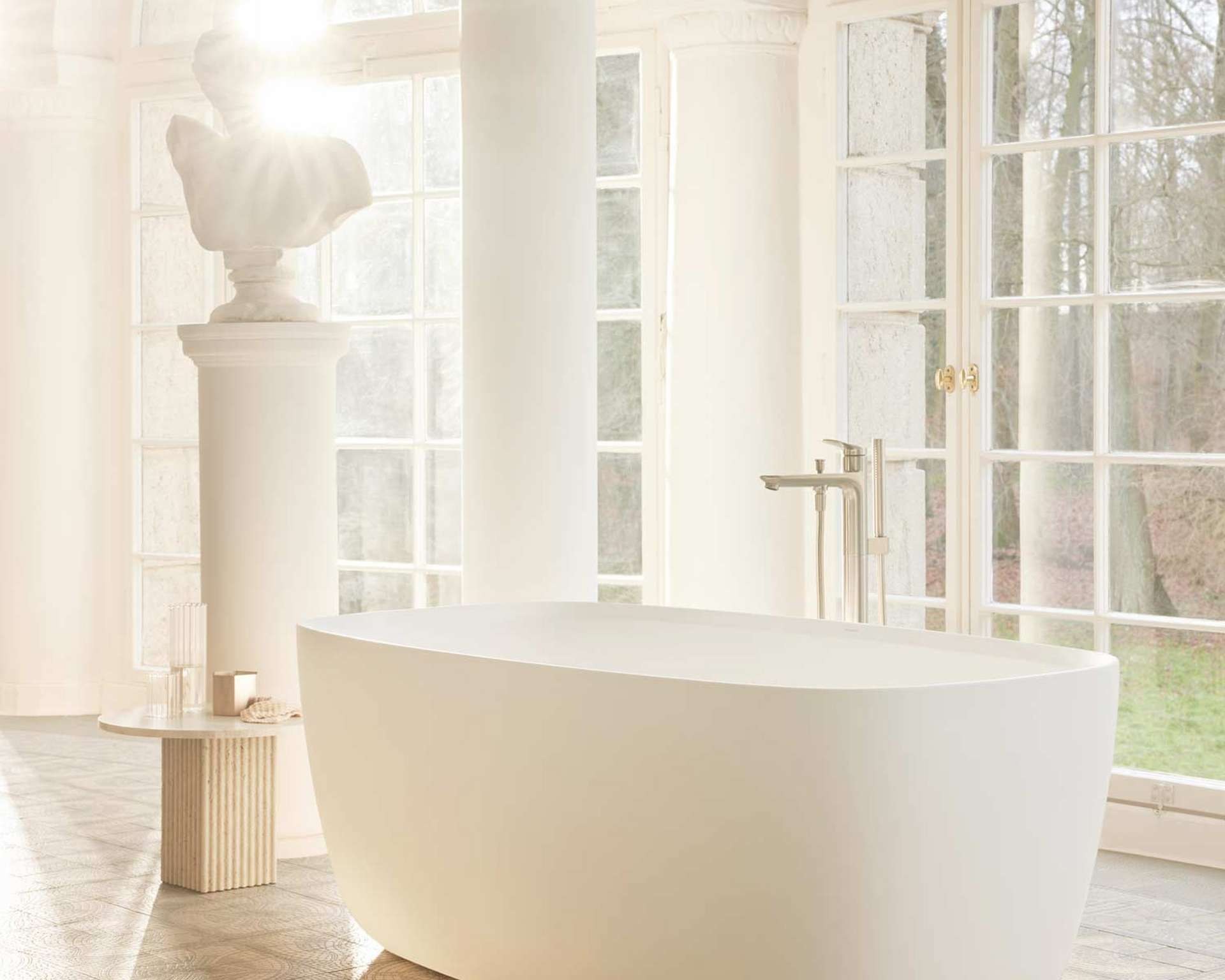 Duravit Aurena freestanding bath in a bright bathroom