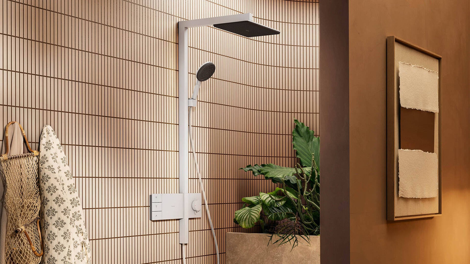 hansgrohe Raindance Alive shower in matt white
