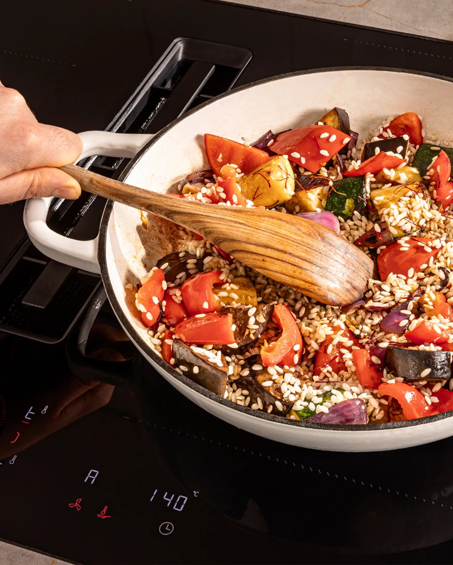 Pan cooking on a Neff hob with frying sensor